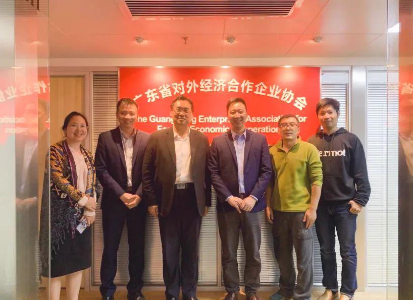 2 月 10 日 廣東省對外經濟合作企業(yè)協(xié)會駐莫斯科代表處首席代表&俄羅斯粵商會會長孫繼業(yè)、秘書長于超先、秘書長李欽武、正睿咨詢集團商業(yè)服務中心總經理武文盛（左3）、項目總監(jiān)譚懿（左2）合影