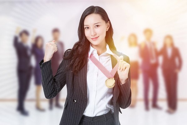 績效考核：評估員工成果，為晉升和獎懲提供依據(jù)