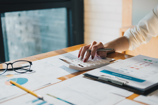 企業(yè)設(shè)立預(yù)算管理小組是不是由個(gè)人組建的？