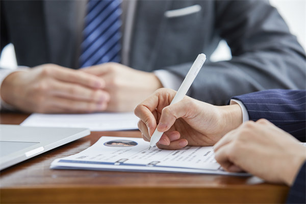 招聘新趨勢：企業(yè)如何精準(zhǔn)定位并吸引頂尖人才？