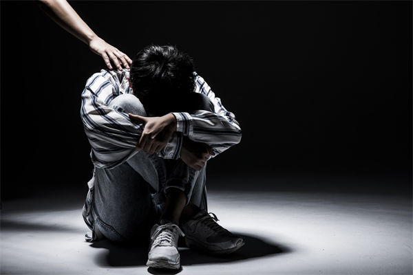 女子漏接電話被市監(jiān)所工作人員辱罵，人力資源管理有何感悟？