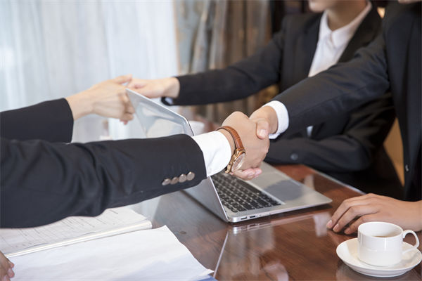 如何通過績效咨詢提升企業(yè)的整體運(yùn)營效率？