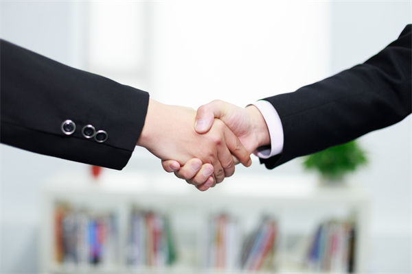 如何通過(guò)人力資源管理提升企業(yè)核心競(jìng)爭(zhēng)力？