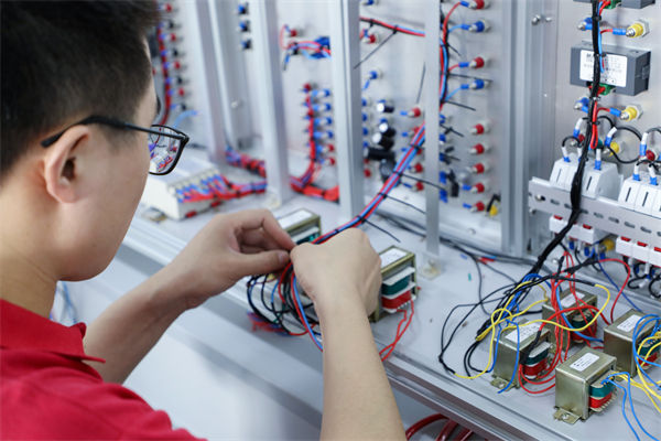 哪些行業(yè)人才火爆就業(yè)市場？人力資源管理有何啟發(fā)？
