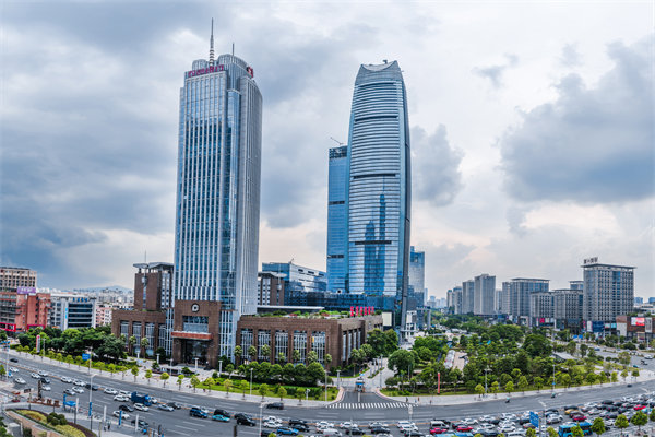 企業(yè)卡在增長瓶頸管理老套，東莞管理咨詢能劈開新路嗎？